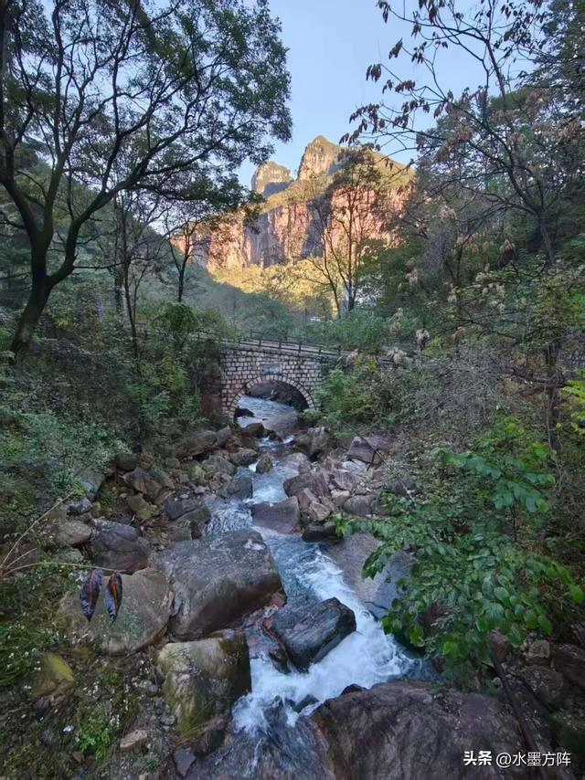 “自然观”名家采风与北京方阵艺术太行山写生基地挂牌