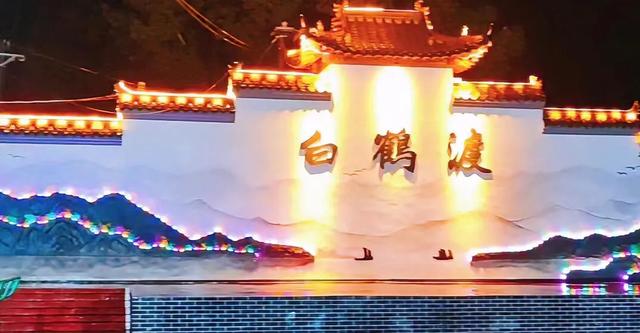 风情满眼秋色中 （杨水河）