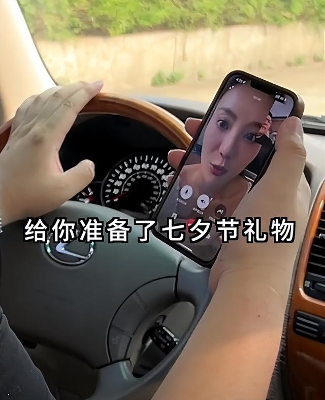 离婚一个月	，猴哥前妻不再隐忍！公开回应被指小三，她不是软柿子