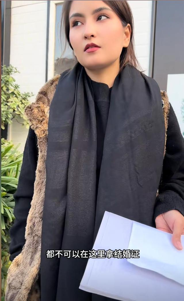 福建男子娶小10岁阿富汗美女，美女酷似张曼玉，网友：你真赚大了