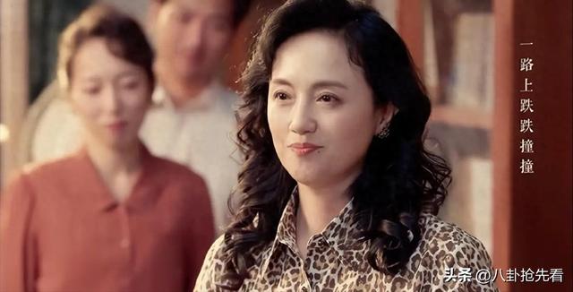 朱媛媛去世不到一年，52岁辛柏青现身春晚彩排，荒唐的事情发生了