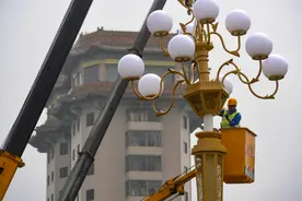 迎泽大街路灯安装图片