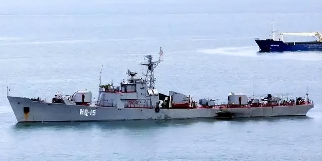 越南继续搞事情？出稀土新规后，越军舰穿台海，对华示威对美示好