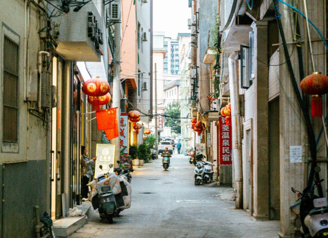 云南最让人羡慕的“温泉村” 家家户户都能泡温泉 村民一年赚到手软