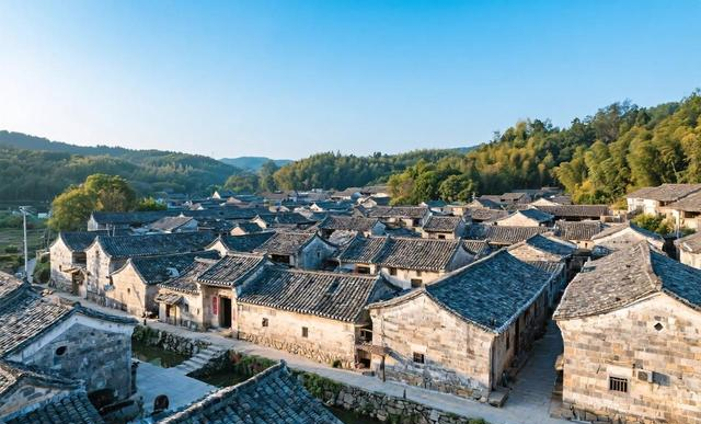 俗语说：“一目两明堂，丈夫难归家”，这话指什么样的地形？