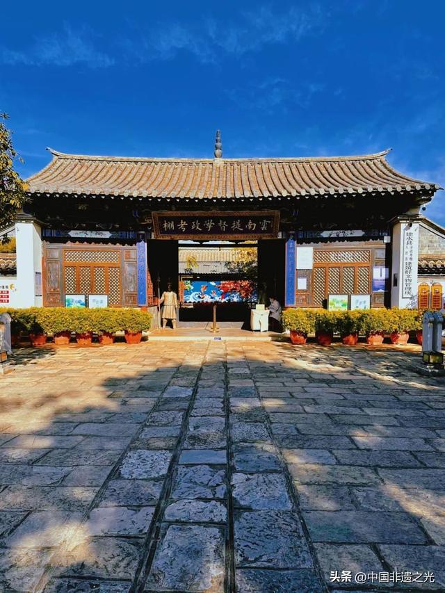 云南建水——千年临安古城 ：中国最后一座活着的古城！