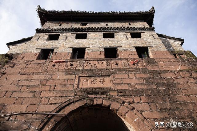 湖南湘西古城苗寨景观