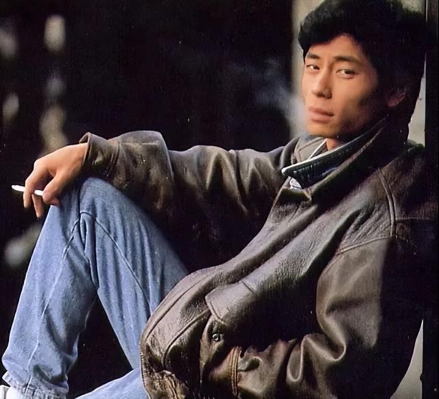 王杰是谁毒哑的？24年后王晶导演讲解“真相”，谢霆锋曾背黑锅