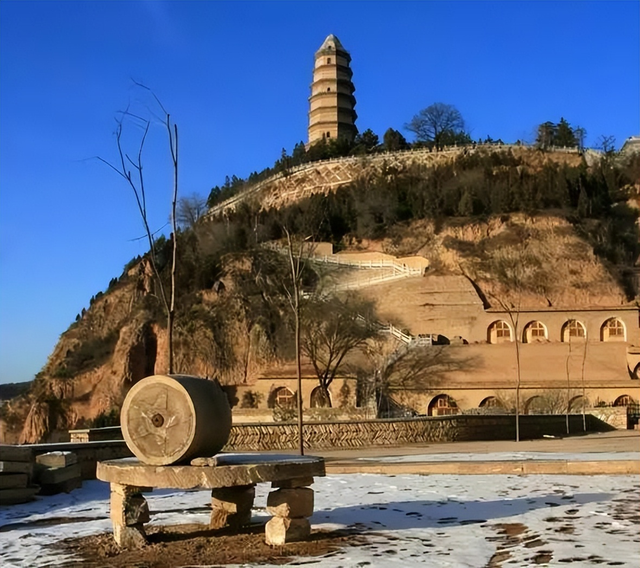 登宝塔山，览延安风貌，悟革命精神！
