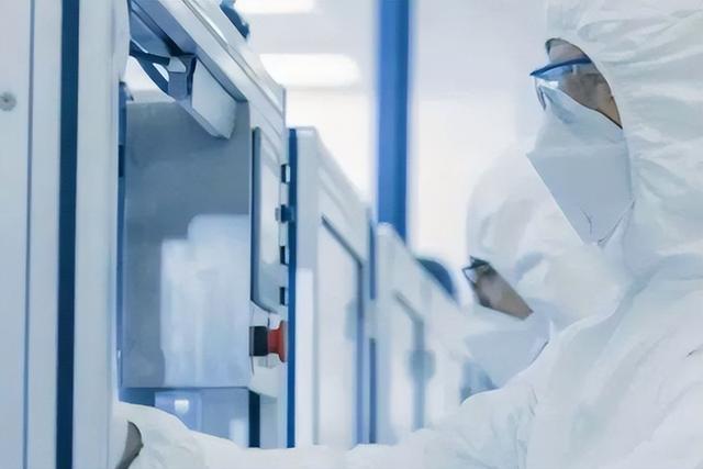 不装了，荷兰就光刻机对中国亮明态度，日本意识到“上当”了