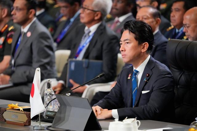 高市早苗闯下大祸，中国外交部三连质问，日方这次必须给个交代