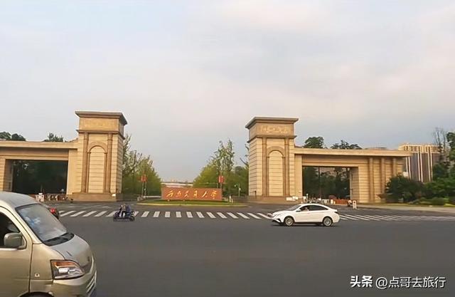 实惠！成都到都江堰旅游，2.8元公交车直达！