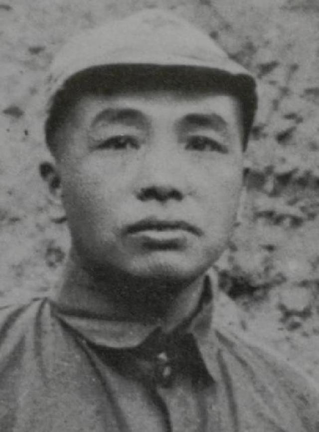 1987年一老妇参观彭德怀故居，工作人员请她题词，她立马说出20字