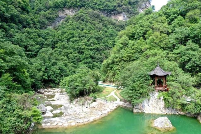 逃离高温，在月亮峡过一场25℃的盛夏!