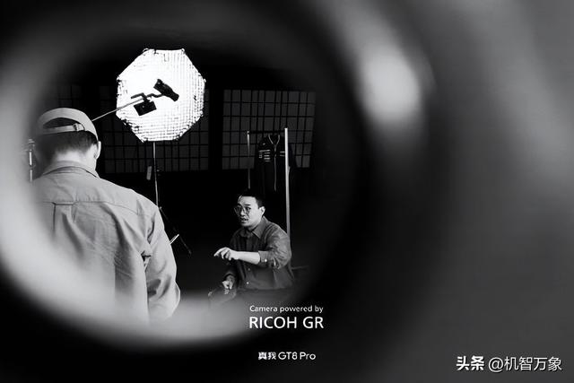 50MP理光GR防眩光主摄+200MP超光影潜望长焦 真我GT8 Pro影像全解读