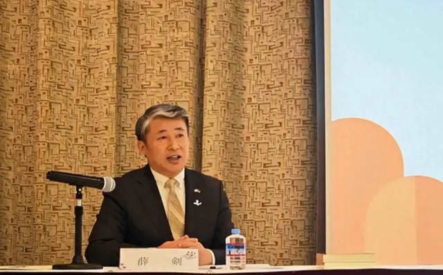 薛剑总领事遭围攻，日本记者：要100多年前，我们就直接打过去了