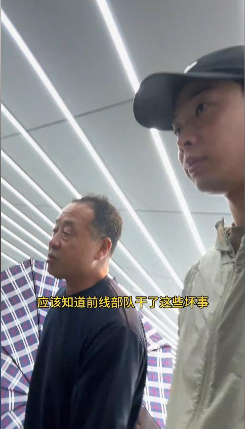 日本小伙带老爸游上海，看完《南京照相馆》后，公开跟日媒叫板