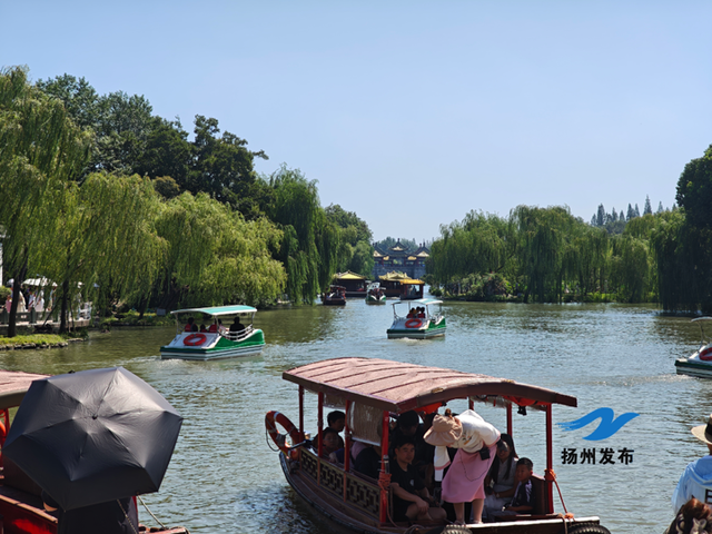 跟着“苏超”游扬州：把优惠福利转化为消费动力 扬州景区迎来“超人气周末”