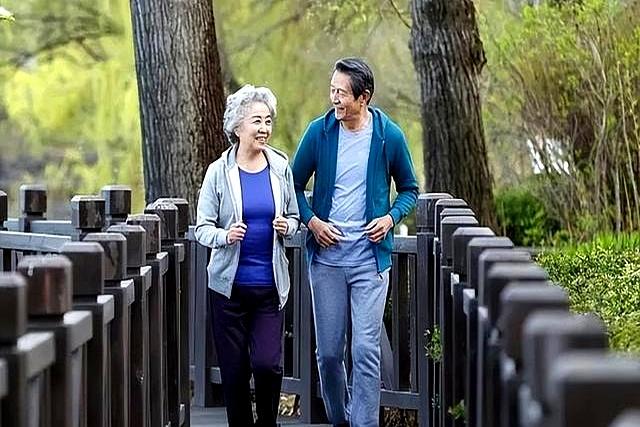 锻炼越多越早死 医生警告这7种运动，中老年人别再拼命做了