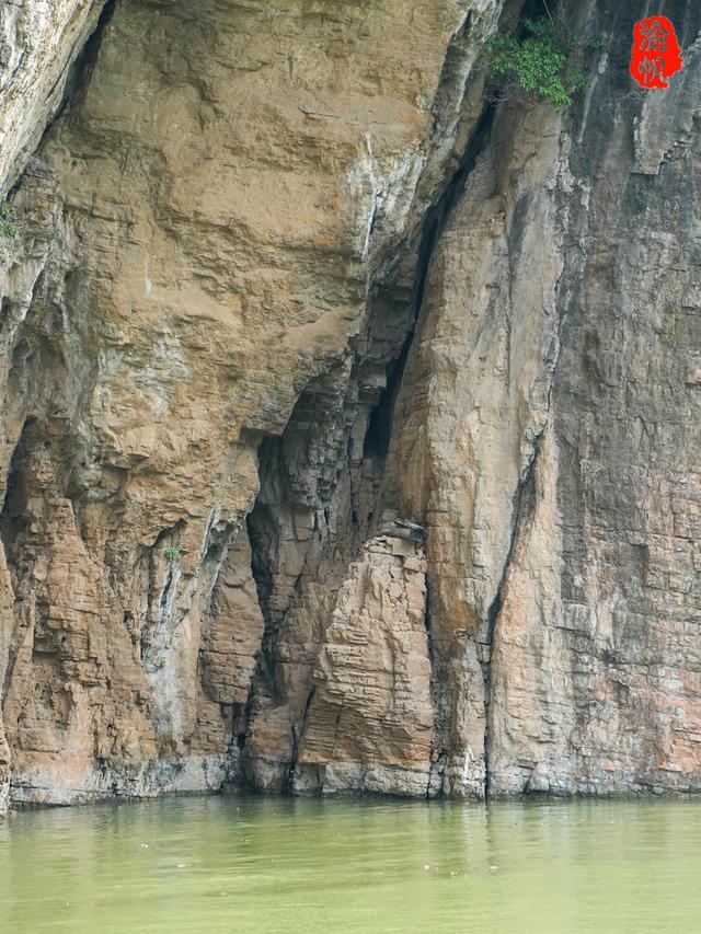 奉节一日游：探秘白帝城，船游瞿塘峡，参观博物馆，登临三峡之巅
