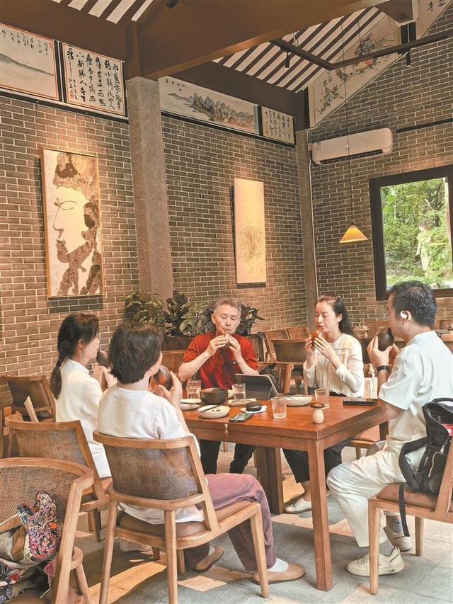 【深圳特区报】园博园进行商业探索 拓展公园消费新场景深圳老公园有了新玩法