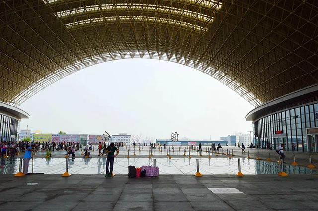 为什么“烟台火车站”会被网友称为“风洞实验室”？