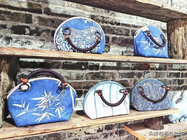 文创产品让游客把“百色记忆”带回家