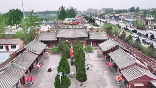 洪洞商山庙：让看让拍不让修复，一座古建，两层壁画