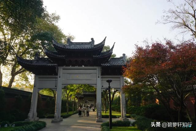 游杭州钱王祠:“钱塘自古繁华”由他开辟