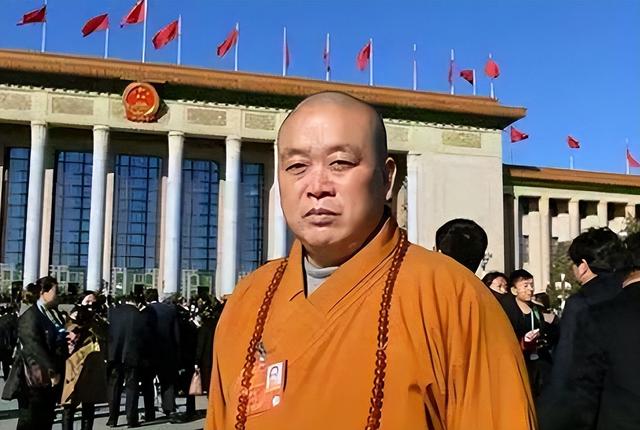 “风流尼姑”释智定落网，白天贪墨钱财，晚上与和尚醉生梦死！
