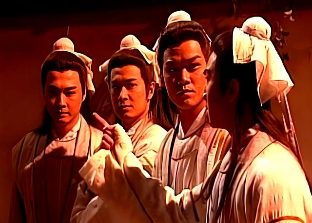 名头吹越得大，实力越拉胯，金庸把最霸气的名字给了8个三流组合
