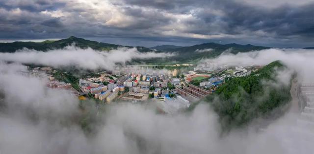 安图云海：天地泼墨，仙踪几缕