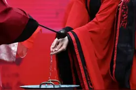 文物中的成语——奉匜沃盥图片