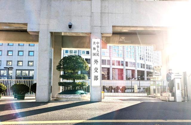 中方对美反制落地	，合作全部叫停，美国强烈抗议，3句话极其无耻