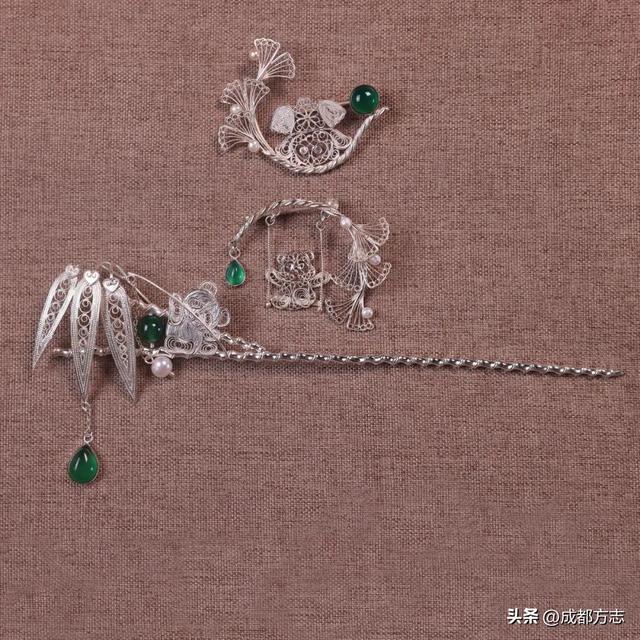 来都来了，不带件“成都礼物”走怎么行啊！