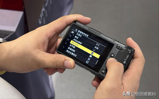 Ricoh GR IV 规格全公开，唯独一项规格「坚持躺平」？