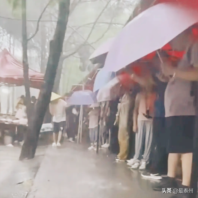 少林拒客避雨引骂，文物保护≠失温度