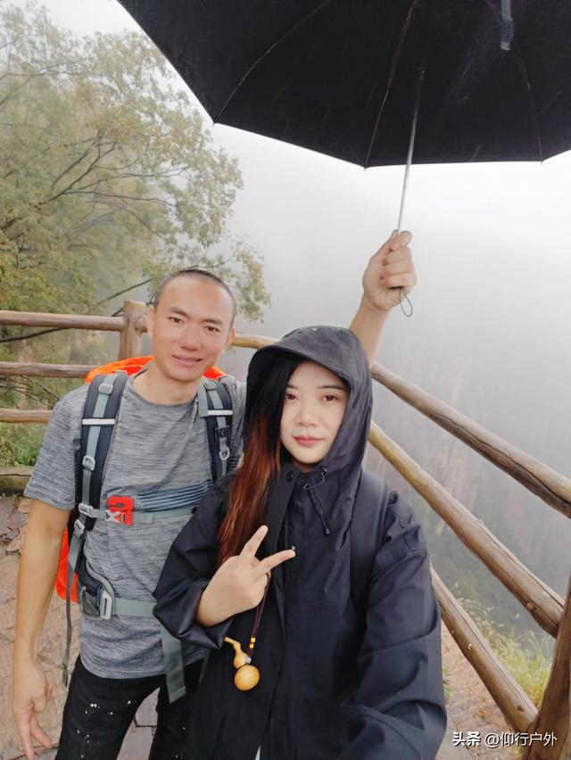南太行D5万仙山景区郭亮村挂壁公路
