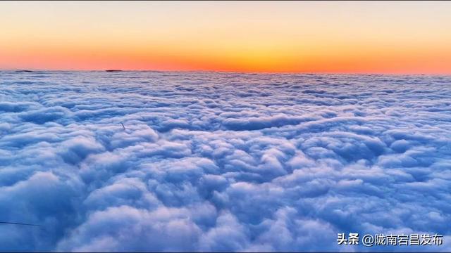 云游草原·乐享宕昌丨打卡宕昌草原，风车云海皆是诗