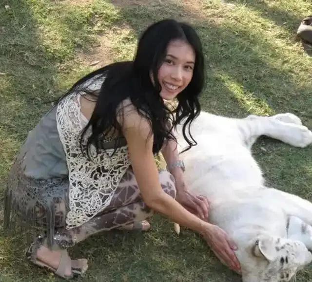 莫文蔚，以前觉得她长相很一般，如今越看越好看