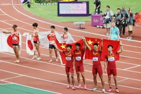 燃爆全场！杭州亚运会男子4x100米比赛，中国队逆转日本夺金图片