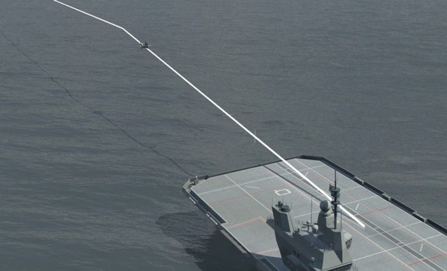 与福建舰战力差距太大，英国航母另辟蹊径：干脆改无人机母舰吧