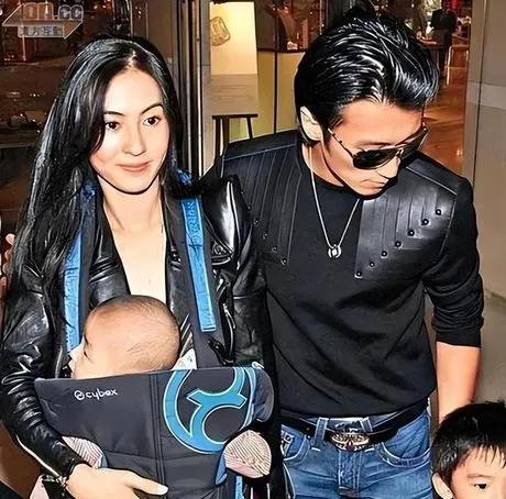 张柏芝估计又哭了！因为她的前夫谢霆锋，让她感受到了细腻的一面