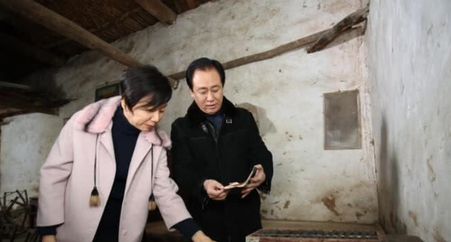 开始清算？逃到英国两年，许家印前妻再迎2大噩耗，儿子也遭牵连