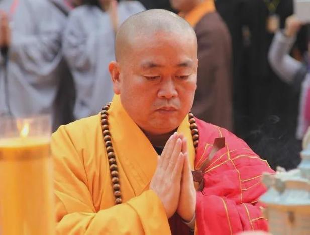 释永信老家村民：早年他大哥从少林寺带回一个装满钞票的尼龙袋子
