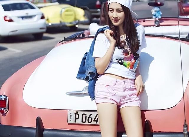 和孔令辉分手12年，被黑人驼肩上的马苏	，如今的下场怪不了别人