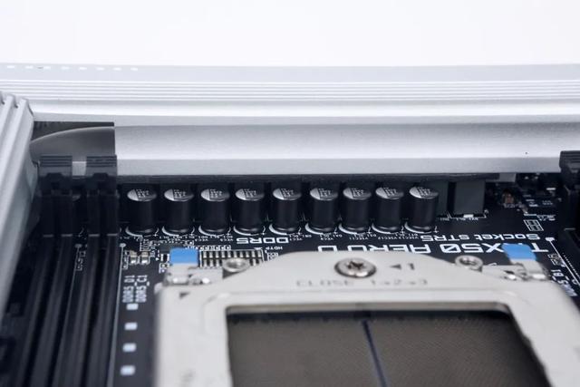 128线程Zen 5处理器首测：轻松击败一切对手！AMD锐龙线程撕裂者9000系列解密