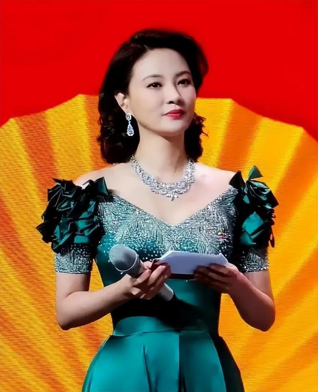 央视最惨女主持，男友死缓、丈夫入狱，如今48岁又被释永信牵连