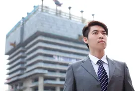 如果女人不主动联系你，聪明的男人会这么做，很管用图片