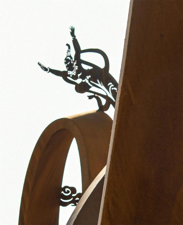 阳关玉门关旅游区大型雕塑“盛世飞天”落成